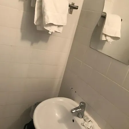 Hotel Fm Parigi
